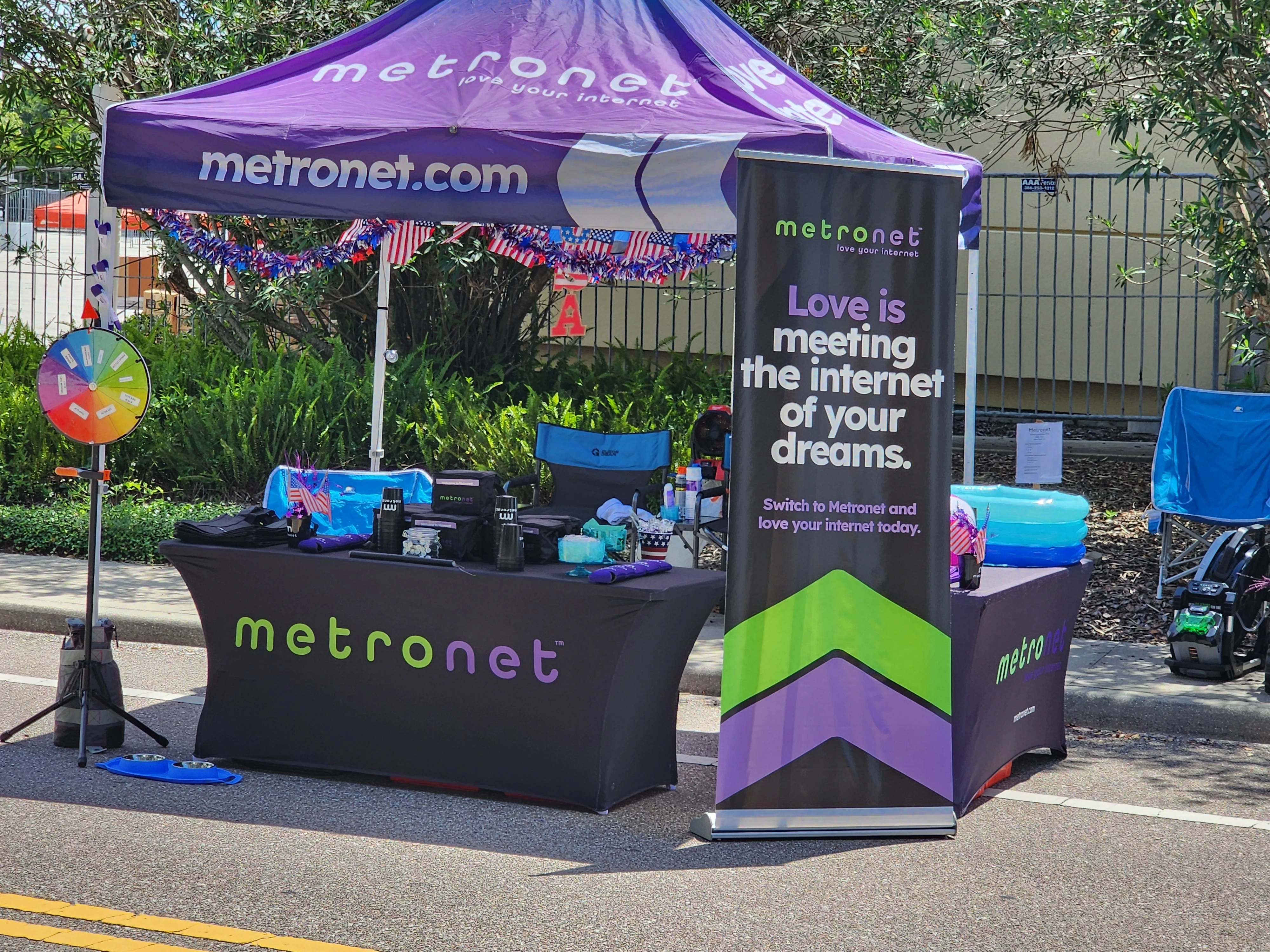 Metronet booth setup 1