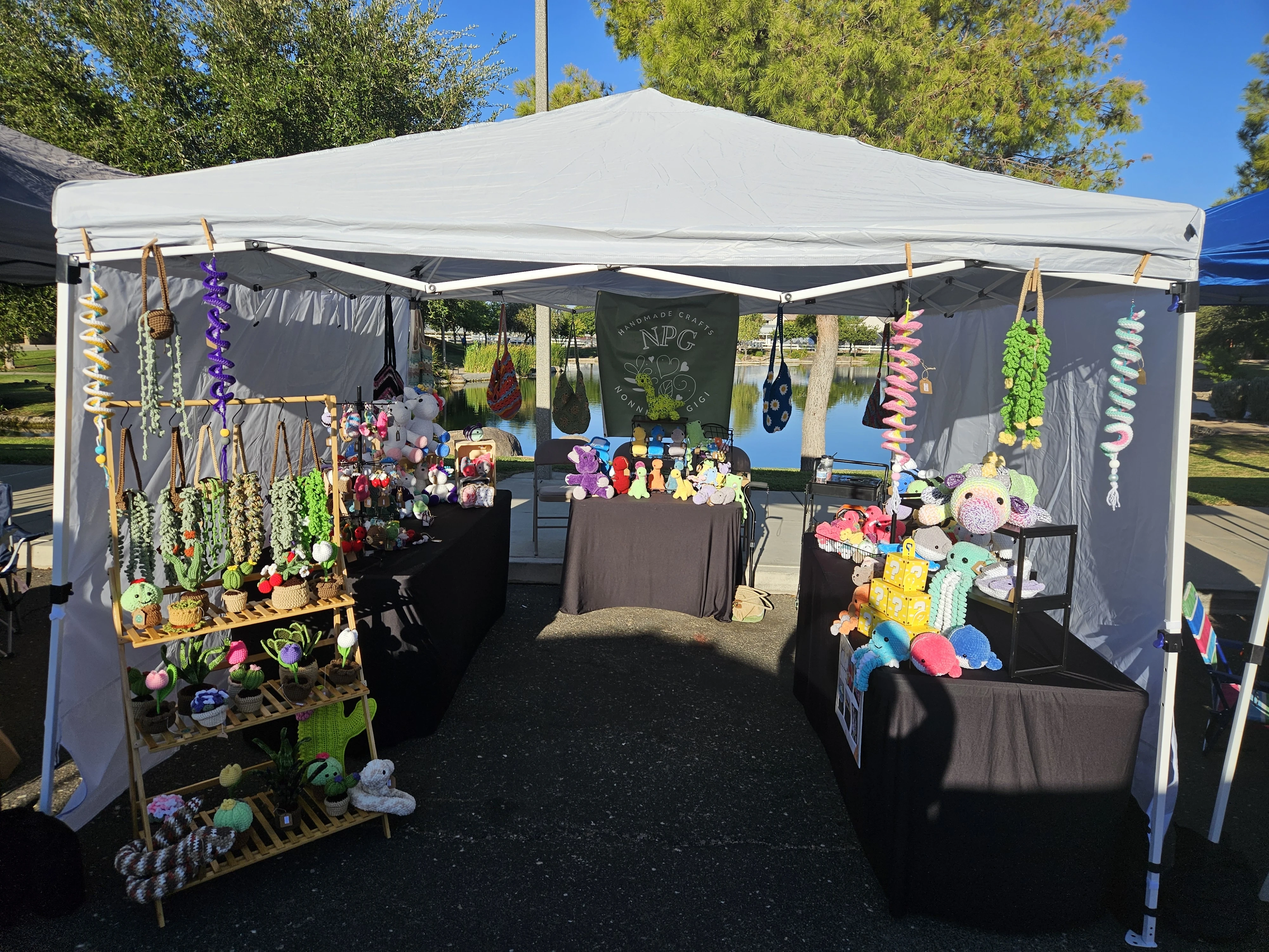 NonniePaGigi booth setup 1